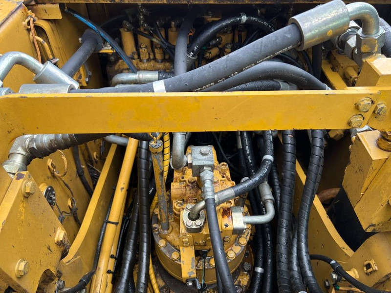 Pelle sur chenille Cat 320D L: photos 19