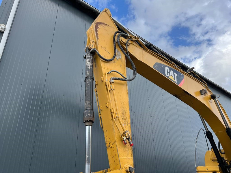 Pelle sur chenille Cat 320D L: photos 14