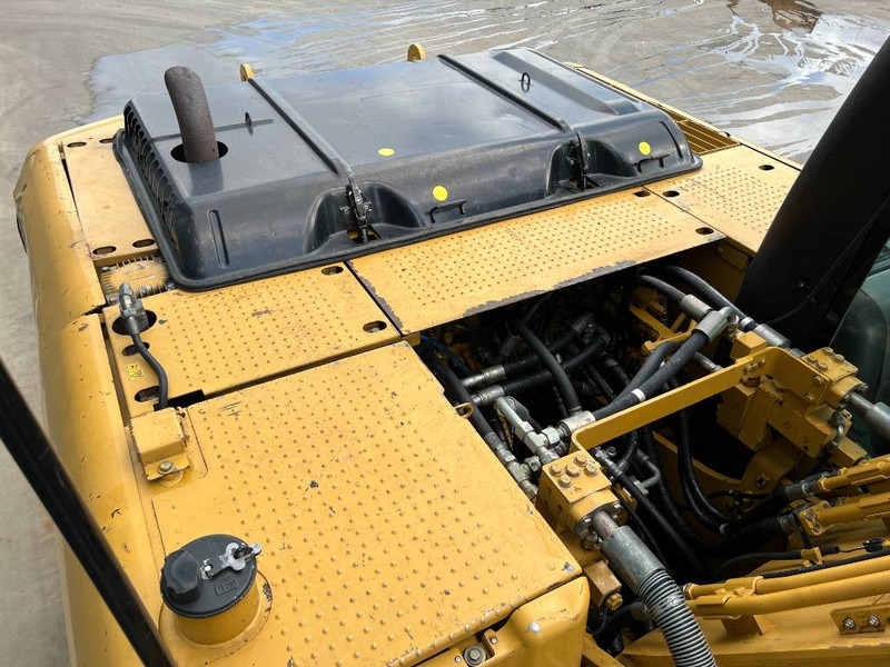 Pelle sur chenille Cat 320D L: photos 18