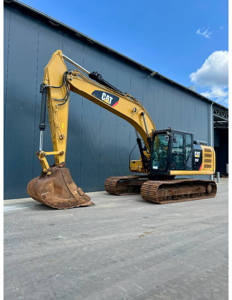 Cat 323F L - Pelle sur chenille: photos 1 Cat 323F L - Pelle sur chenille: photos 1