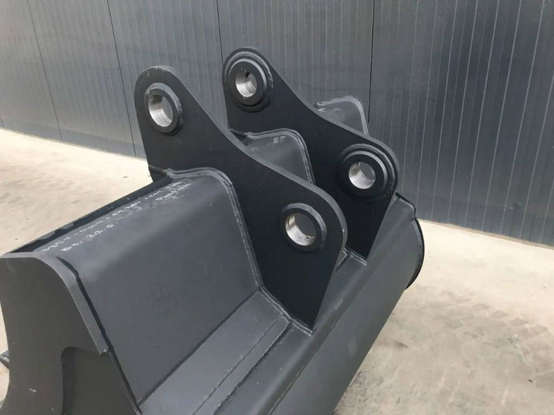 Komatsu PC240 - Godet pour Engins de chantier: photos 5 Komatsu PC240 - Godet pour Engins de chantier: photos 5