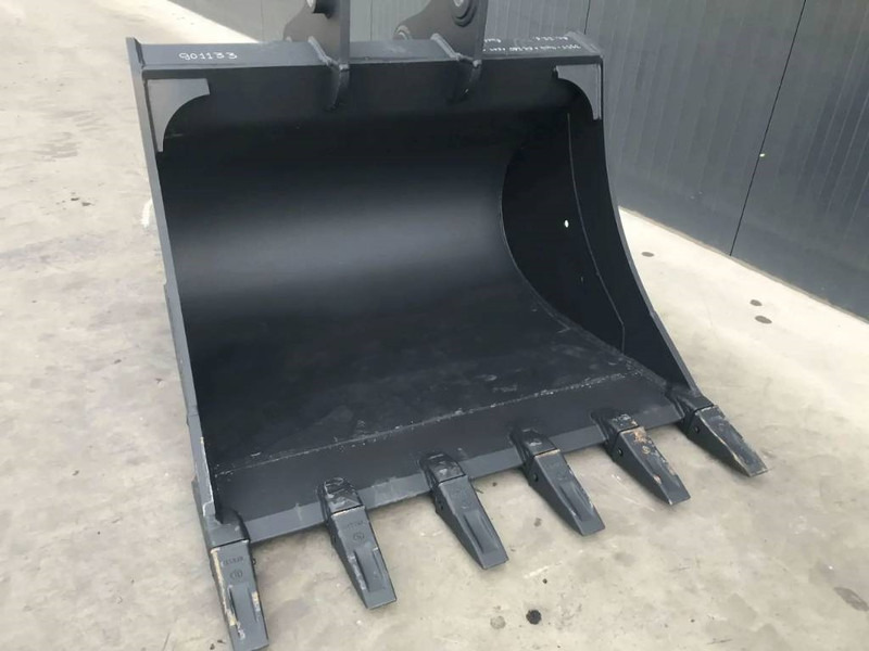 Komatsu PC240 - Godet pour Engins de chantier: photos 4 Komatsu PC240 - Godet pour Engins de chantier: photos 4