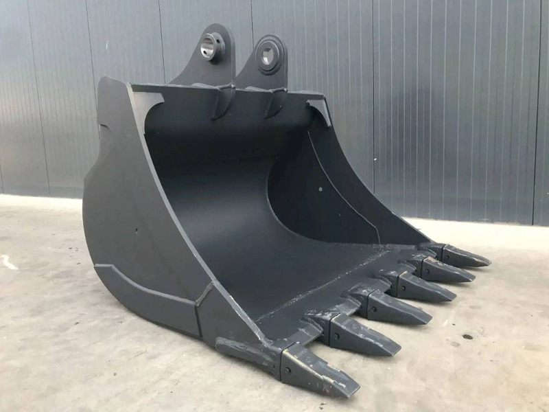 Komatsu PC240 - Godet pour Engins de chantier: photos 2 Komatsu PC240 - Godet pour Engins de chantier: photos 2
