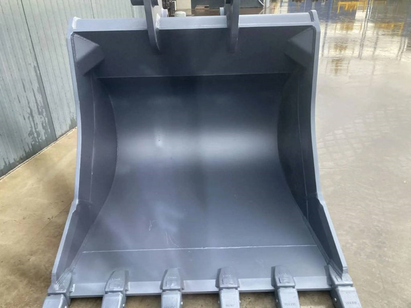 Komatsu PC300 - Godet pour Engins de chantier: photos 4 Komatsu PC300 - Godet pour Engins de chantier: photos 4