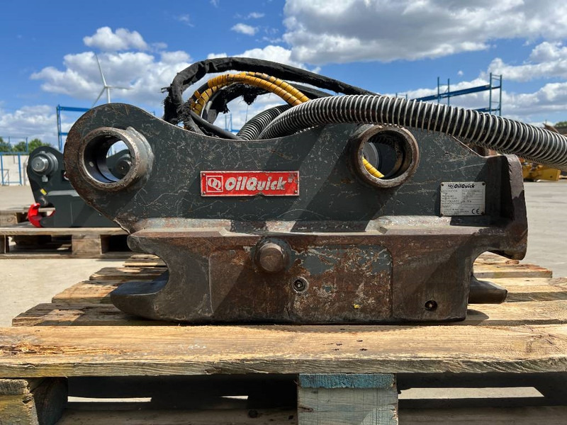 OilQuick OQ70/55 - EC210 / EC220 - Attache rapide pour Engins de chantier: photos 4 OilQuick OQ70/55 - EC210 / EC220 - Attache rapide pour Engins de chantier: photos 4