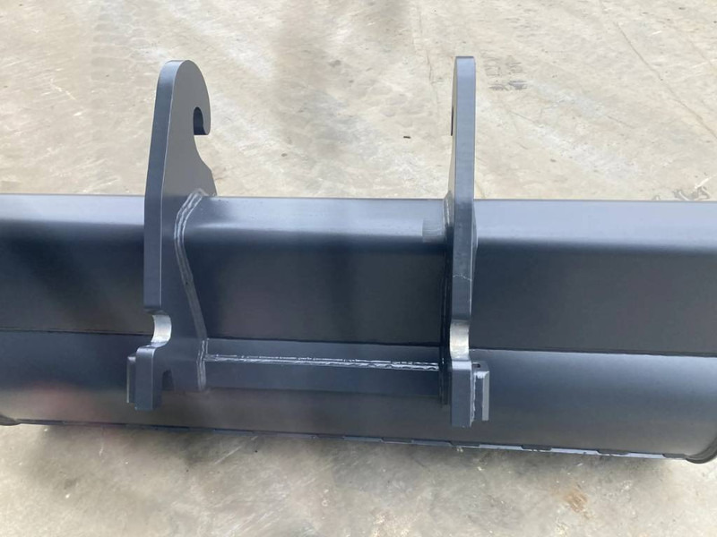 Smitma CW40 1.80m - Godet pour Engins de chantier: photos 4 Smitma CW40 1.80m - Godet pour Engins de chantier: photos 4