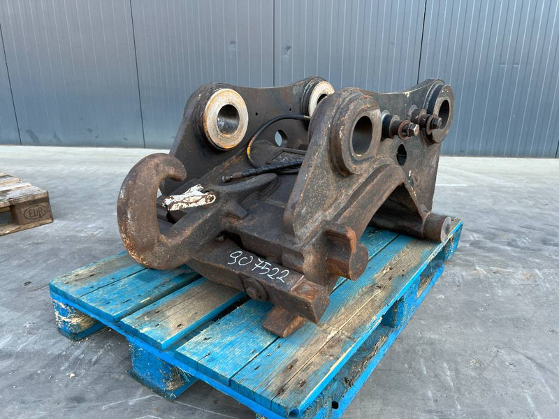 Verachtert CW45S 329E - Attache rapide pour Engins de chantier: photos 1 Verachtert CW45S 329E - Attache rapide pour Engins de chantier: photos 1