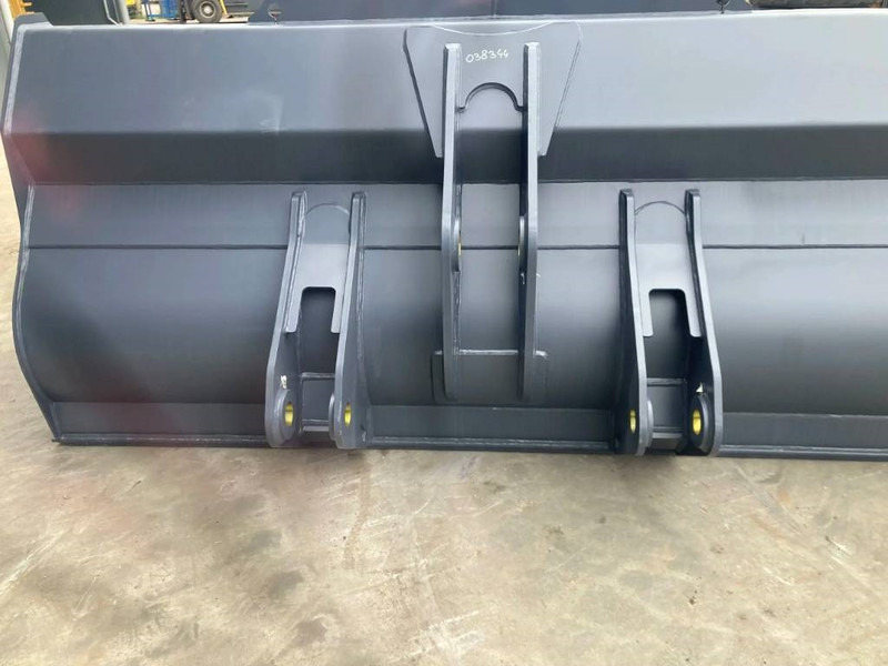 Volvo L120G - Godet pour Engins de chantier: photos 3 Volvo L120G - Godet pour Engins de chantier: photos 3