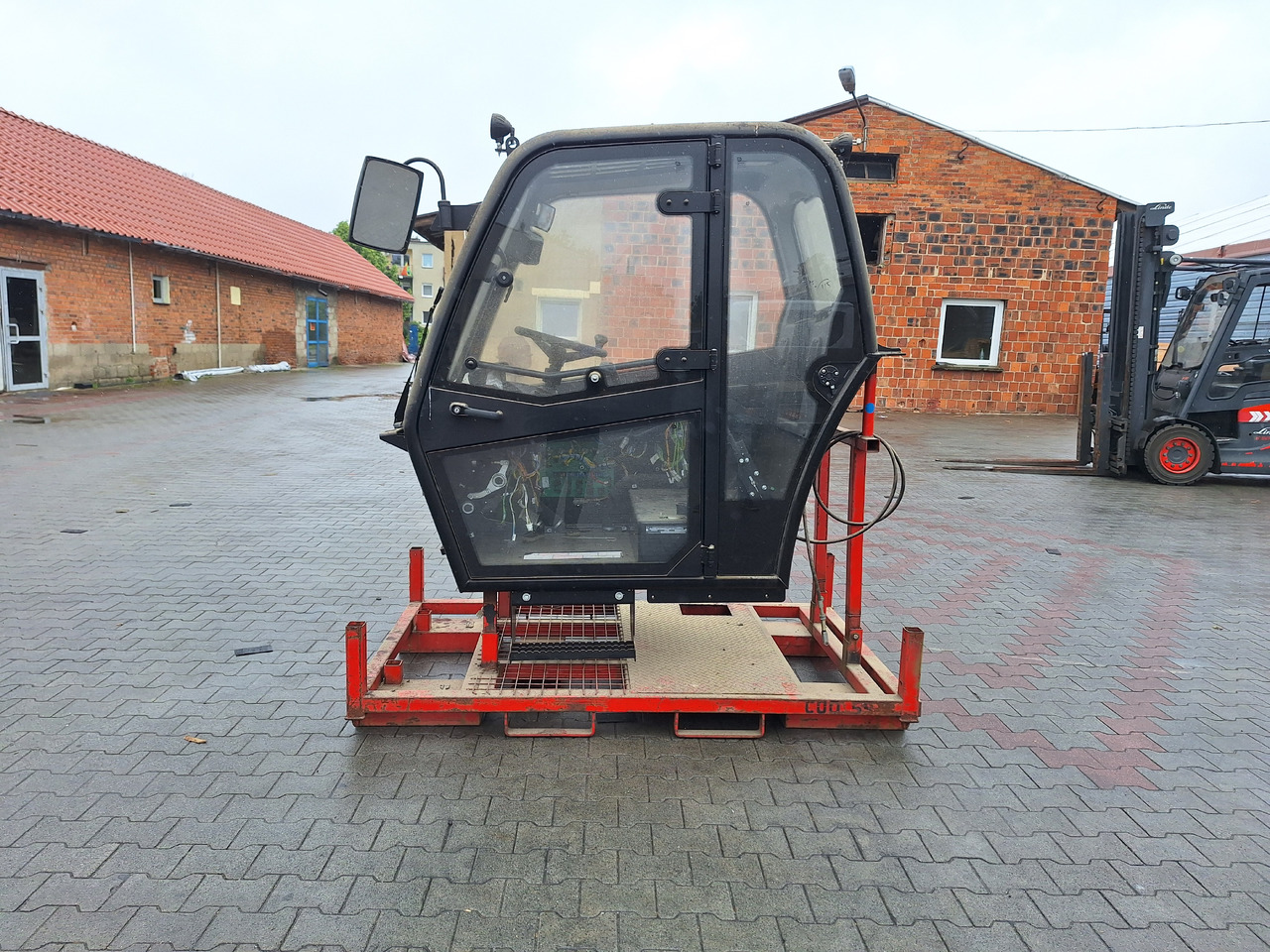 CAT - Cabine pour Chargeuse: photos 2 CAT - Cabine pour Chargeuse: photos 2