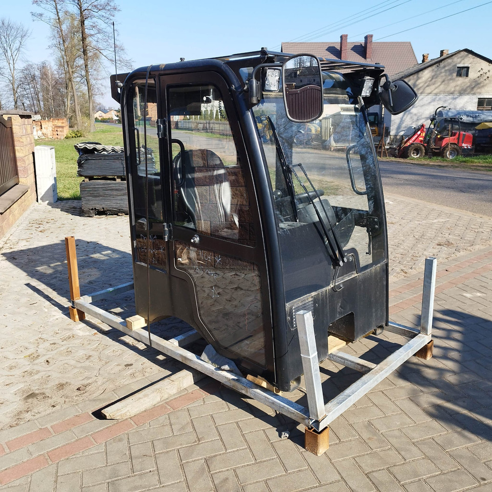 JCB 403 - Cabine pour Chargeuse: photos 1 JCB 403 - Cabine pour Chargeuse: photos 1