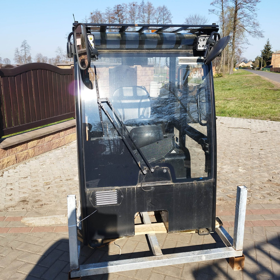 JCB 403 - Cabine pour Chargeuse: photos 2 JCB 403 - Cabine pour Chargeuse: photos 2