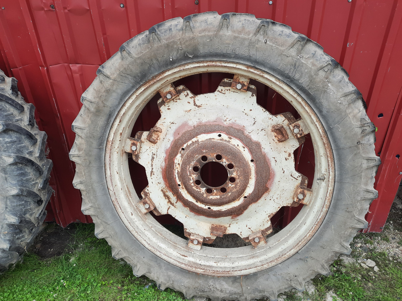 KLEBER Super 3 11.2 R44 - Roue complète pour Machine agricole: photos 4 KLEBER Super 3 11.2 R44 - Roue complète pour Machine agricole: photos 4