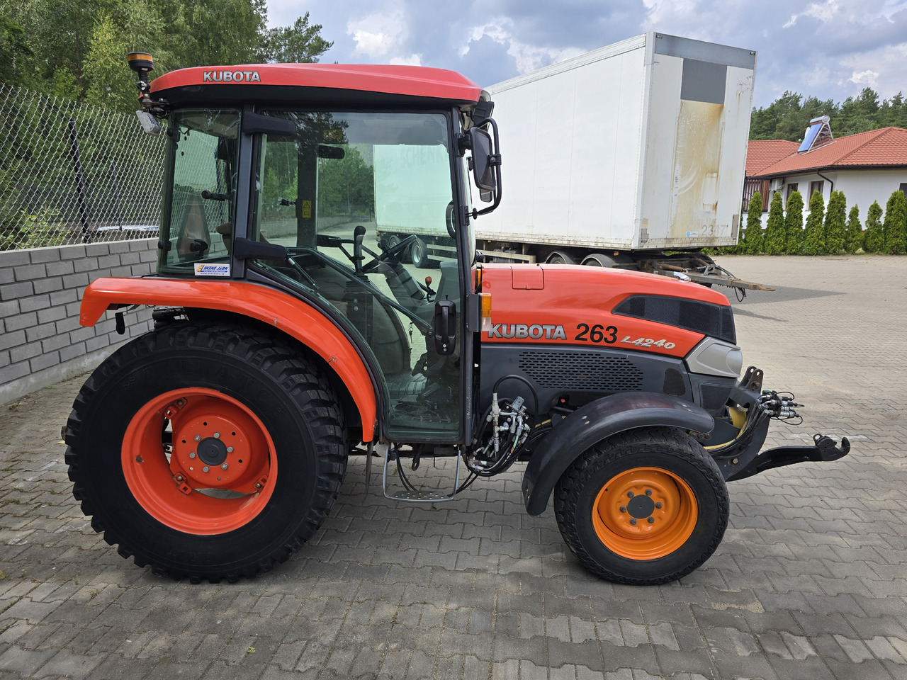 KUBOTA 4240 - Tracteur agricole: photos 5 KUBOTA 4240 - Tracteur agricole: photos 5