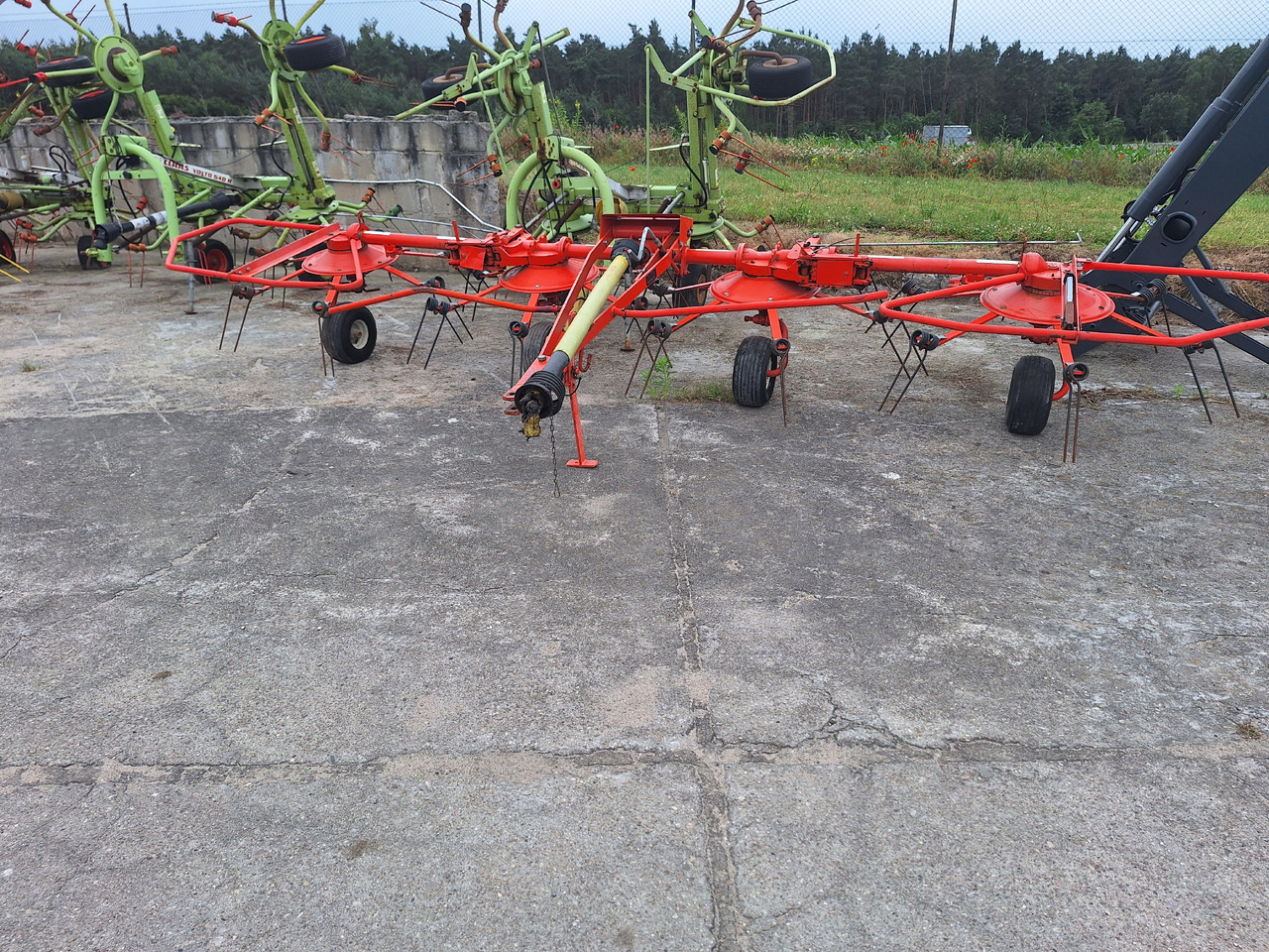 KUHN 5001T - Faneuse: photos 2 KUHN 5001T - Faneuse: photos 2
