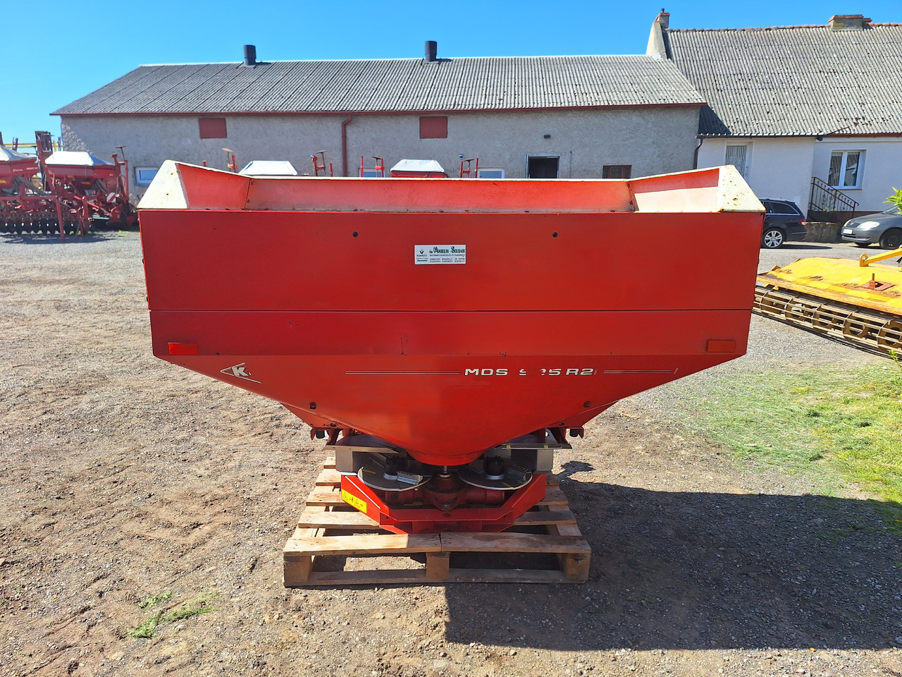 KUHN MDS935 - Distributeur d'engrais: photos 2 KUHN MDS935 - Distributeur d'engrais: photos 2