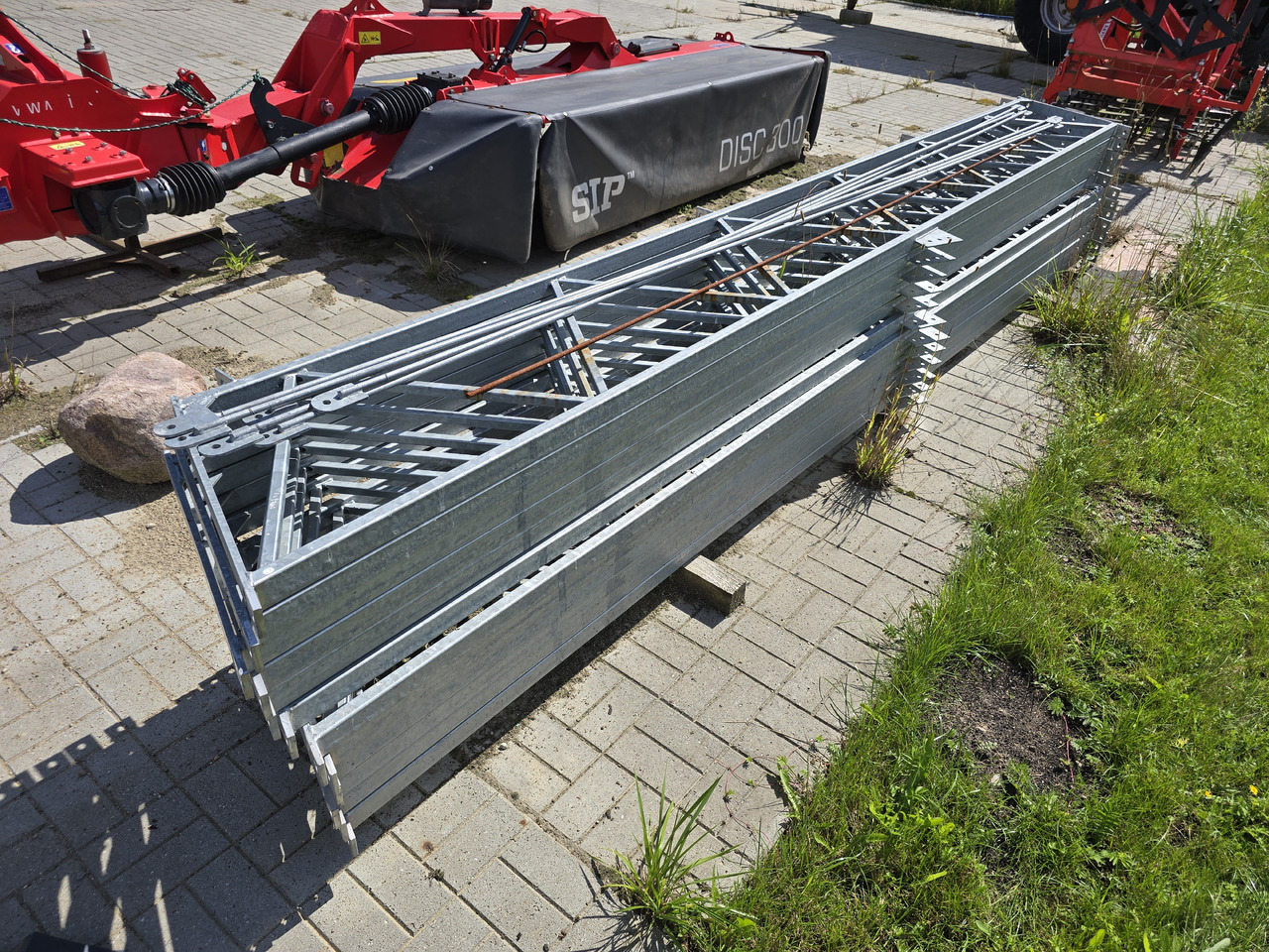Konstrukcja hali / wiaty stalowej 8 m x 5 m (40 m2) ocynkowana NOWA - Matériel de chantier: photos 1 Konstrukcja hali / wiaty stalowej 8 m x 5 m (40 m2) ocynkowana NOWA - Matériel de chantier: photos 1