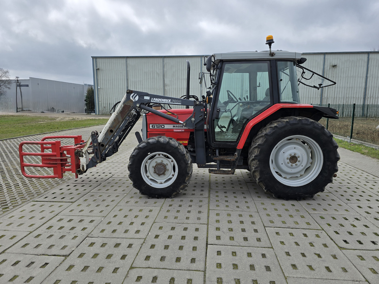 MASSEY-FERGUSON 6120 - Tracteur agricole: photos 3 MASSEY-FERGUSON 6120 - Tracteur agricole: photos 3