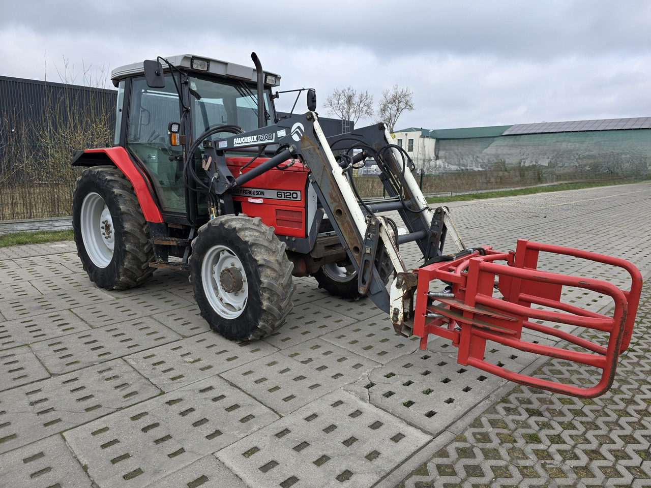 MASSEY-FERGUSON 6120 - Tracteur agricole: photos 2 MASSEY-FERGUSON 6120 - Tracteur agricole: photos 2