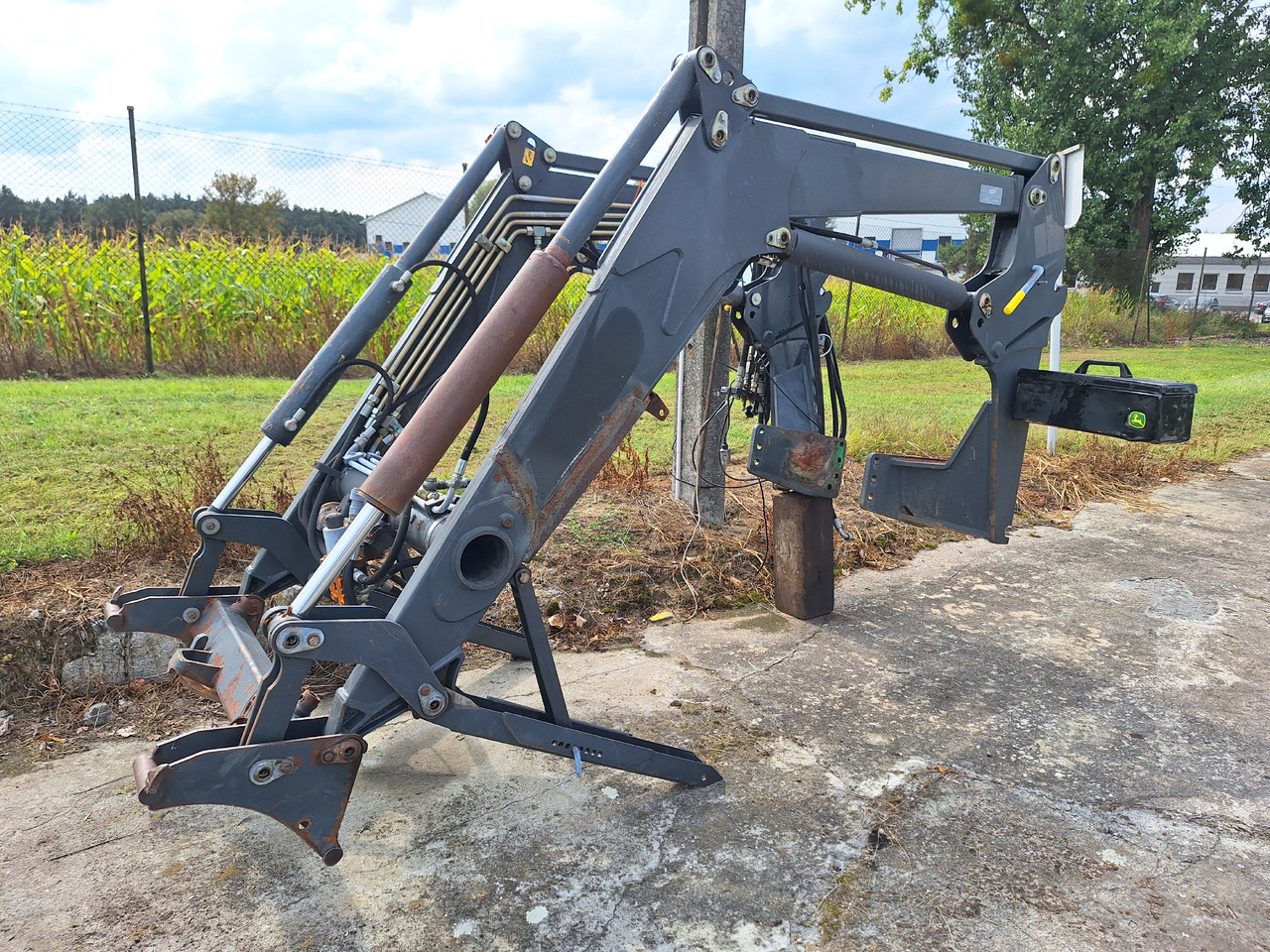 Manip MP85 - Chargeur frontal pour tracteur: photos 1 Manip MP85 - Chargeur frontal pour tracteur: photos 1