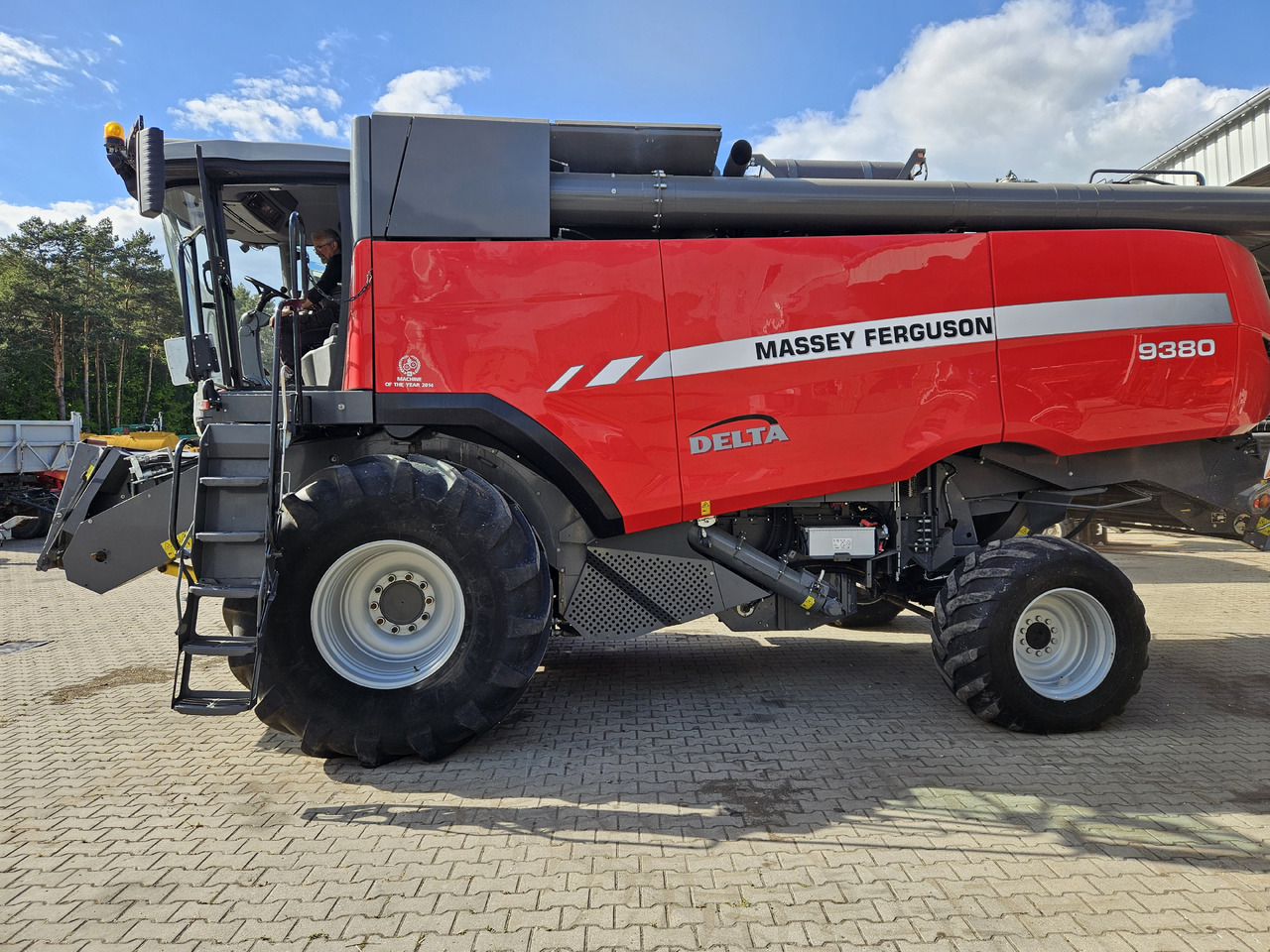 Massey Ferguson Delta 9380 - Moissonneuse-batteuse: photos 1 Massey Ferguson Delta 9380 - Moissonneuse-batteuse: photos 1