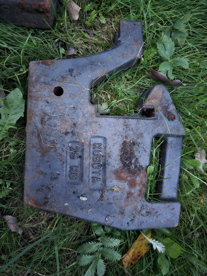 Obciążniki Kubota - Contrepoids: photos 2 Obciążniki Kubota - Contrepoids: photos 2