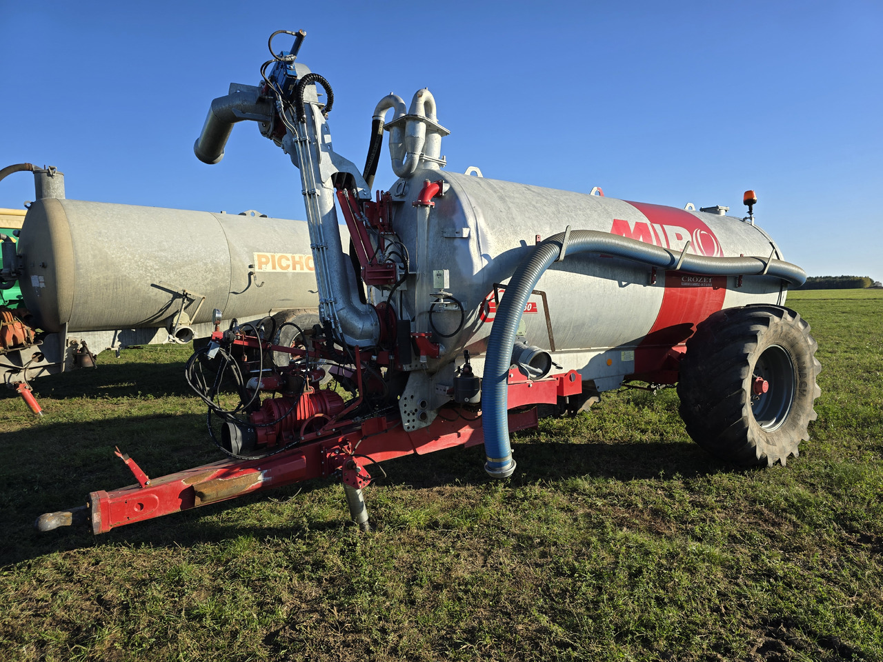 Serap Crozet 100 REC (MCI 850) - Tonne à lisier: photos 1 Serap Crozet 100 REC (MCI 850) - Tonne à lisier: photos 1