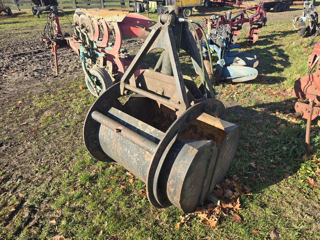 Inna 130 - Godet pour Engins de chantier: photos 4 Inna 130 - Godet pour Engins de chantier: photos 4