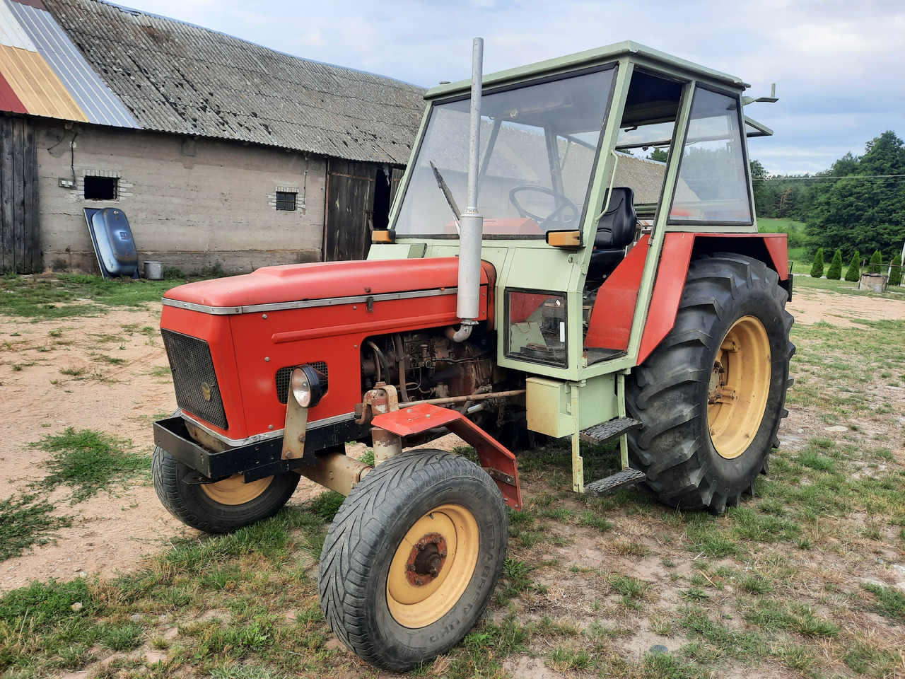 Tracteur agricole zetor 6911