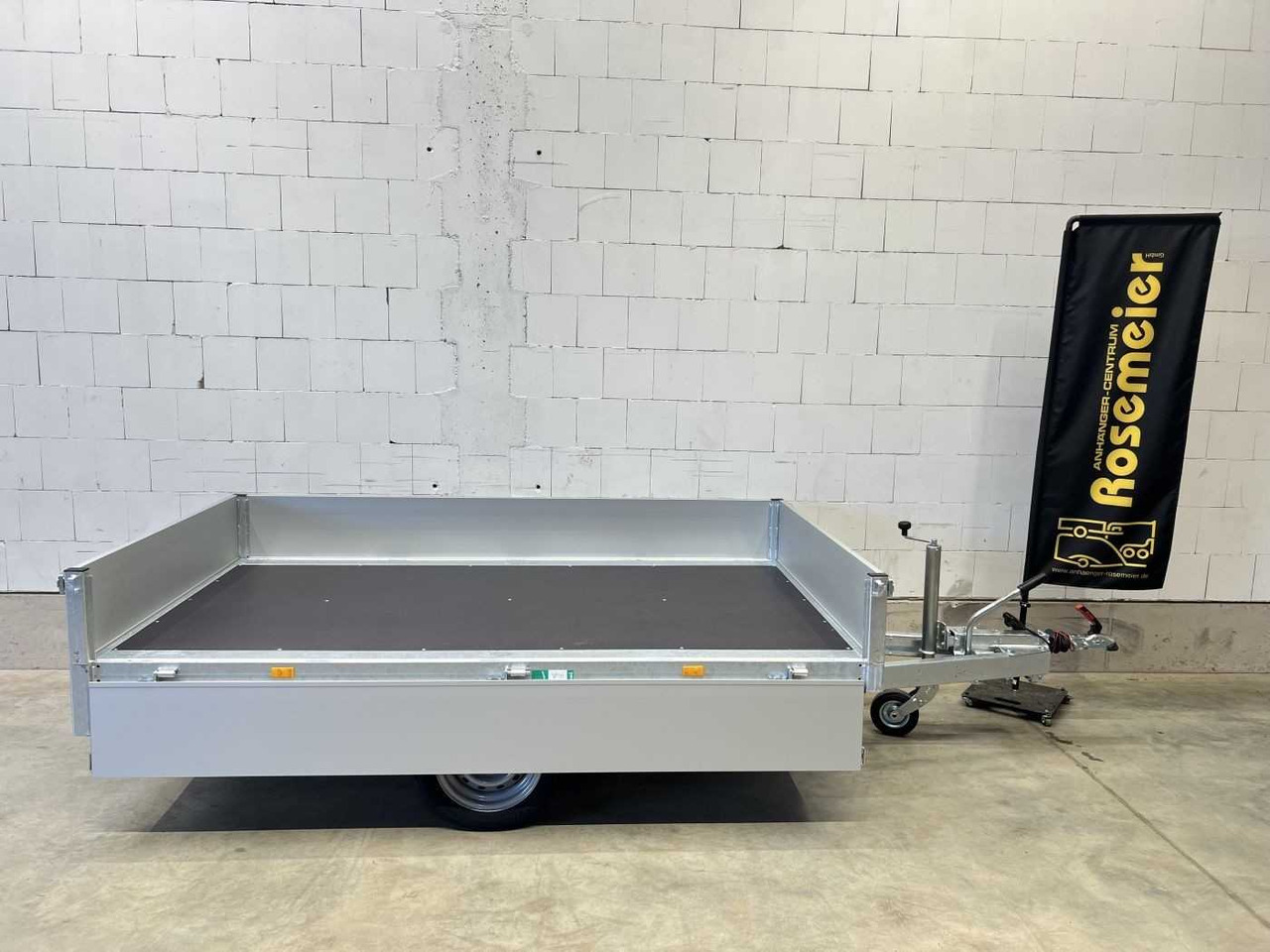 EDUARD 2615-3-P3-1563 Hochlader - Remorque voiture: photos 1 EDUARD 2615-3-P3-1563 Hochlader - Remorque voiture: photos 1