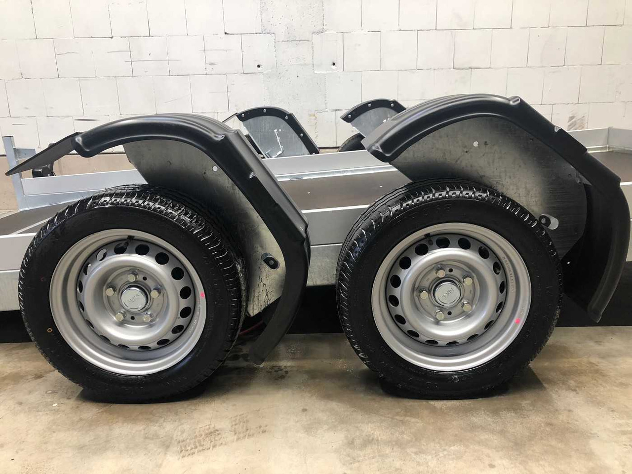 Remorque porte engin neuf VEZEKO Husky FB 35.35 E-Pumpe Maschinentransporter: photos 21