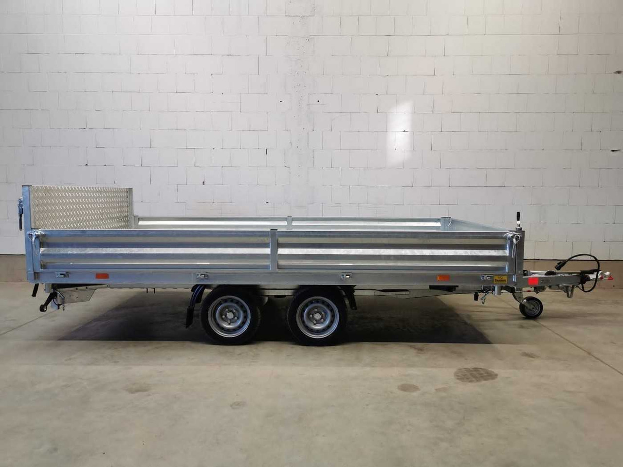 Remorque benne neuf VEZEKO Juki 35.3 Multi Stahl Multidreiseitenkipper: photos 9 Remorque benne neuf VEZEKO Juki 35.3 Multi Stahl Multidreiseitenkipper: photos 9