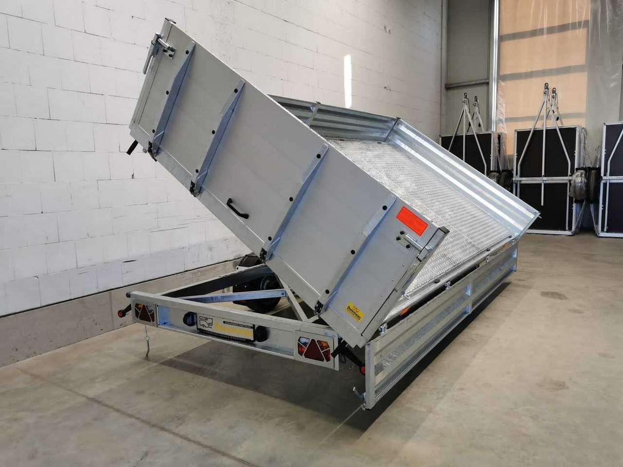 Remorque benne neuf VEZEKO Juki 35.3 Multi Stahl Multidreiseitenkipper: photos 13 Remorque benne neuf VEZEKO Juki 35.3 Multi Stahl Multidreiseitenkipper: photos 13