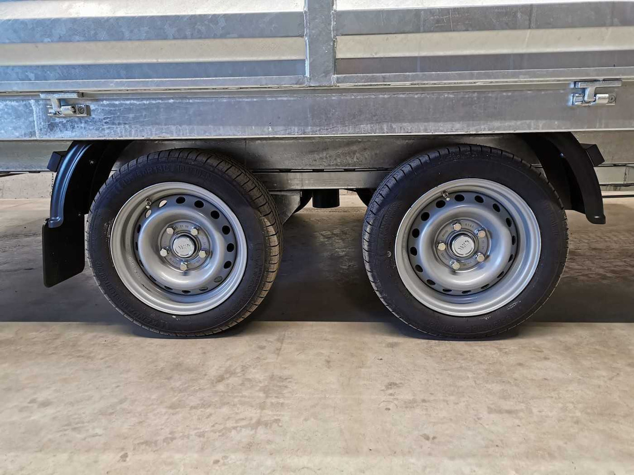 Remorque benne neuf VEZEKO Juki 35.3 Multi Stahl Multidreiseitenkipper: photos 12 Remorque benne neuf VEZEKO Juki 35.3 Multi Stahl Multidreiseitenkipper: photos 12