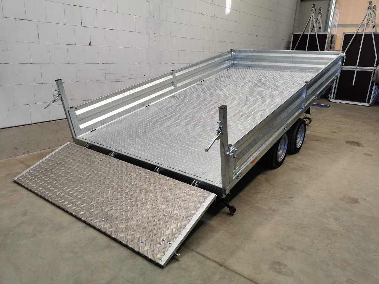 Remorque benne neuf VEZEKO Juki 35.3 Multi Stahl Multidreiseitenkipper: photos 29 Remorque benne neuf VEZEKO Juki 35.3 Multi Stahl Multidreiseitenkipper: photos 29