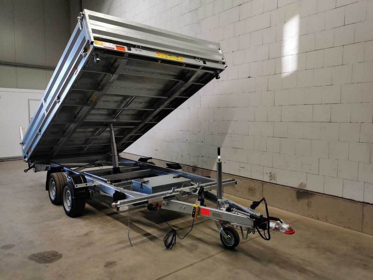 Remorque benne neuf VEZEKO Juki 35.3 Multi Stahl Multidreiseitenkipper: photos 10 Remorque benne neuf VEZEKO Juki 35.3 Multi Stahl Multidreiseitenkipper: photos 10