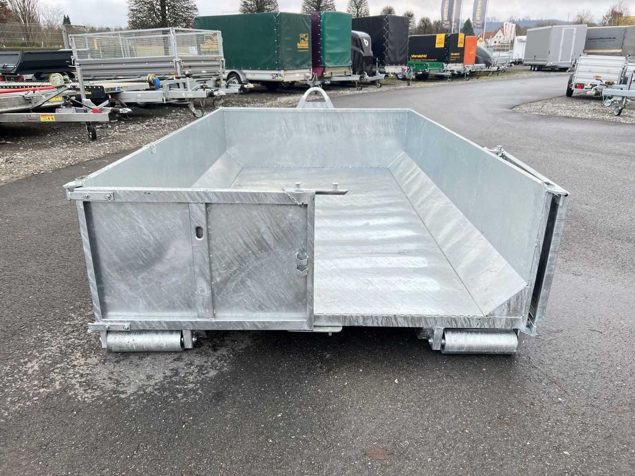 VEZEKO Mulde 575 Konos Tridem Muldenkipper - Remorque benne: photos 4 VEZEKO Mulde 575 Konos Tridem Muldenkipper - Remorque benne: photos 4