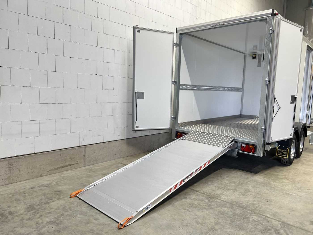 VEZEKO TK C 30.35 KH Rampe ausziehbar Kühlanhänger - Remorque frigorifique: photos 3 VEZEKO TK C 30.35 KH Rampe ausziehbar Kühlanhänger - Remorque frigorifique: photos 3