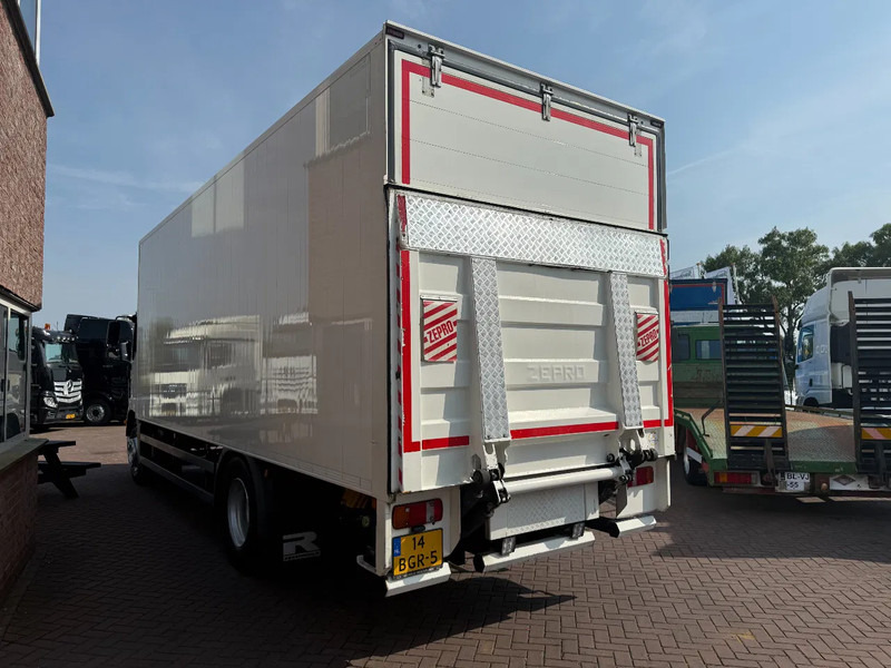 MAN TGM TGM 18.250 4X2 BL Koffer mit 2T Ladebordwand TOP NL TRUCK - Camion fourgon: photos 5 MAN TGM TGM 18.250 4X2 BL Koffer mit 2T Ladebordwand TOP NL TRUCK - Camion fourgon: photos 5