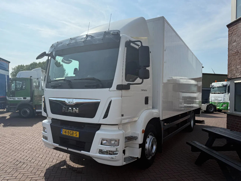 MAN TGM TGM 18.250 4X2 BL Koffer mit 2T Ladebordwand TOP NL TRUCK - Camion fourgon: photos 2 MAN TGM TGM 18.250 4X2 BL Koffer mit 2T Ladebordwand TOP NL TRUCK - Camion fourgon: photos 2