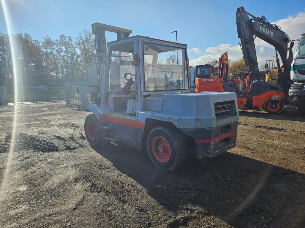 FIAT DL 80 C - Chariot élévateur diesel: photos 3 FIAT DL 80 C - Chariot élévateur diesel: photos 3