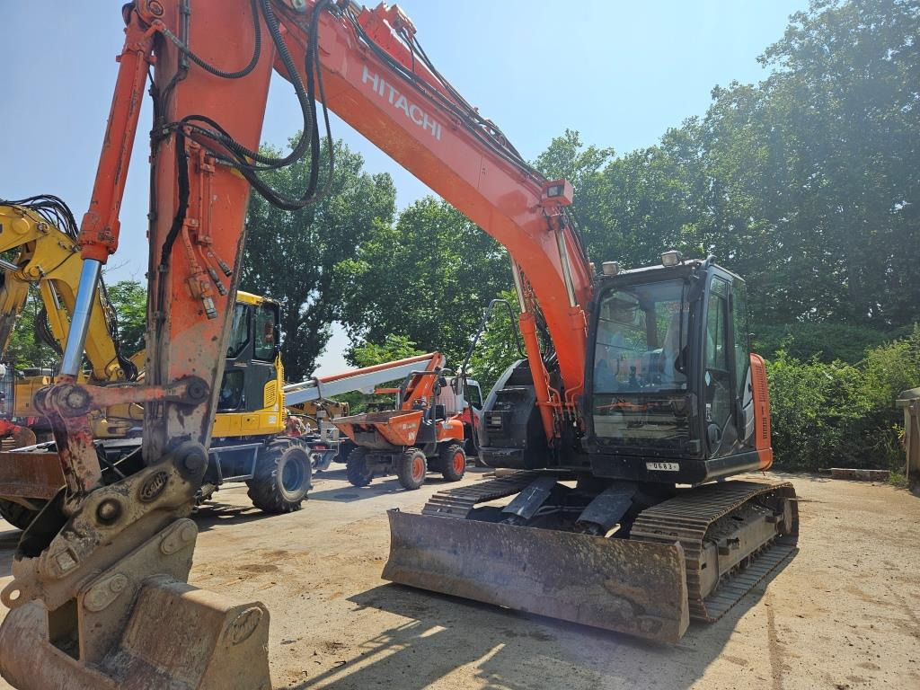 HITACHI ZX 135 US - Pelle sur chenille: photos 3 HITACHI ZX 135 US - Pelle sur chenille: photos 3