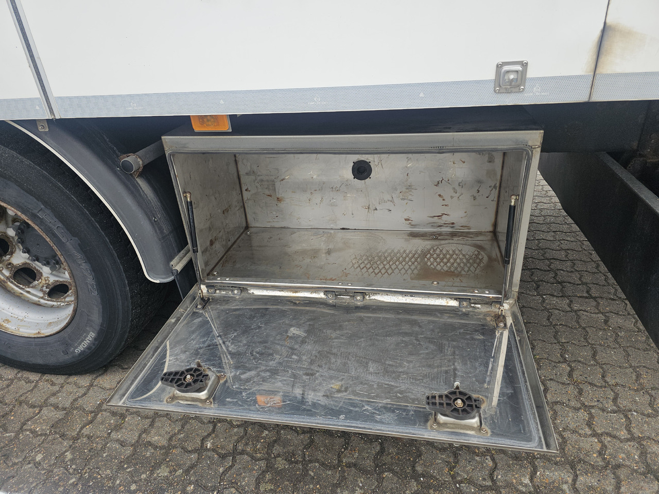 Camion fourgon Volvo FM340: photos 16