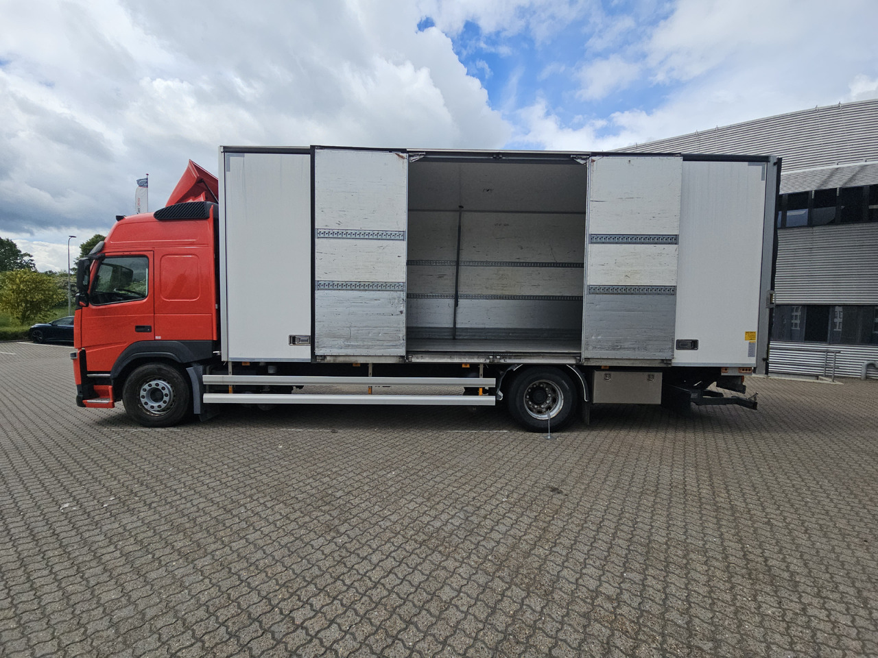Camion fourgon Volvo FM340: photos 9