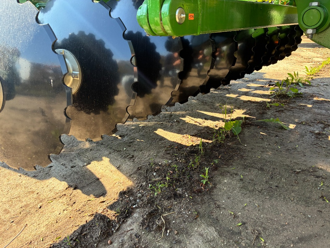 Amazone Catros 8003-2TX - Cover crop: photos 4 Amazone Catros 8003-2TX - Cover crop: photos 4