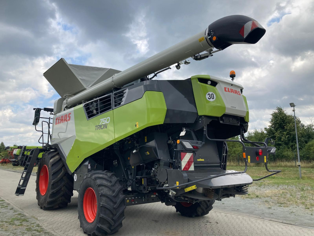 CLAAS Trion 750 - Moissonneuse-batteuse: photos 4 CLAAS Trion 750 - Moissonneuse-batteuse: photos 4