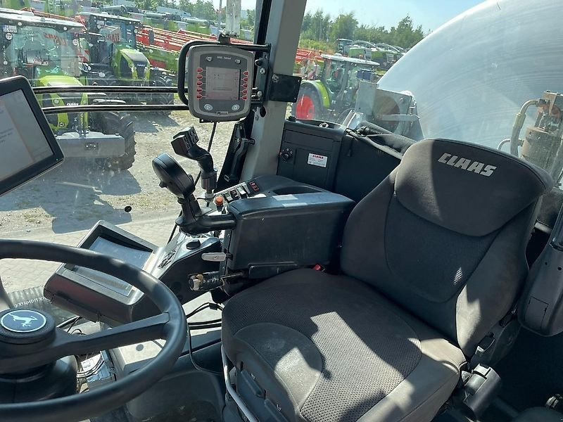 CLAAS XERION 3800 Trac VC - Tracteur agricole: photos 3 CLAAS XERION 3800 Trac VC - Tracteur agricole: photos 3