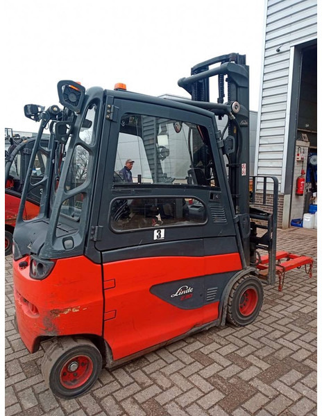 Linde E30HL-01/600 - Chariot élévateur électrique: photos 4 Linde E30HL-01/600 - Chariot élévateur électrique: photos 4