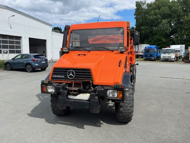Mercedes-Benz Unimog 418/10 Winterdienst2000 - Camion benne: photos 1 Mercedes-Benz Unimog 418/10 Winterdienst2000 - Camion benne: photos 1