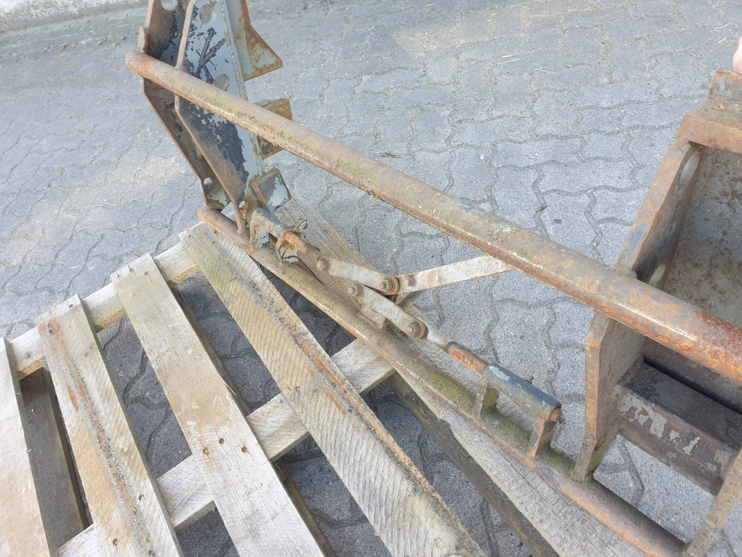 ADAPTERRAHMEN KRAMER / EURO - Chargeur frontal pour tracteur: photos 4 ADAPTERRAHMEN KRAMER / EURO - Chargeur frontal pour tracteur: photos 4