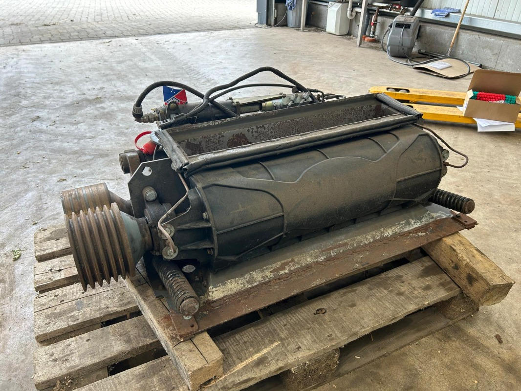 CLAAS Jaguar 890 - Matériel de récolte: photos 4 CLAAS Jaguar 890 - Matériel de récolte: photos 4